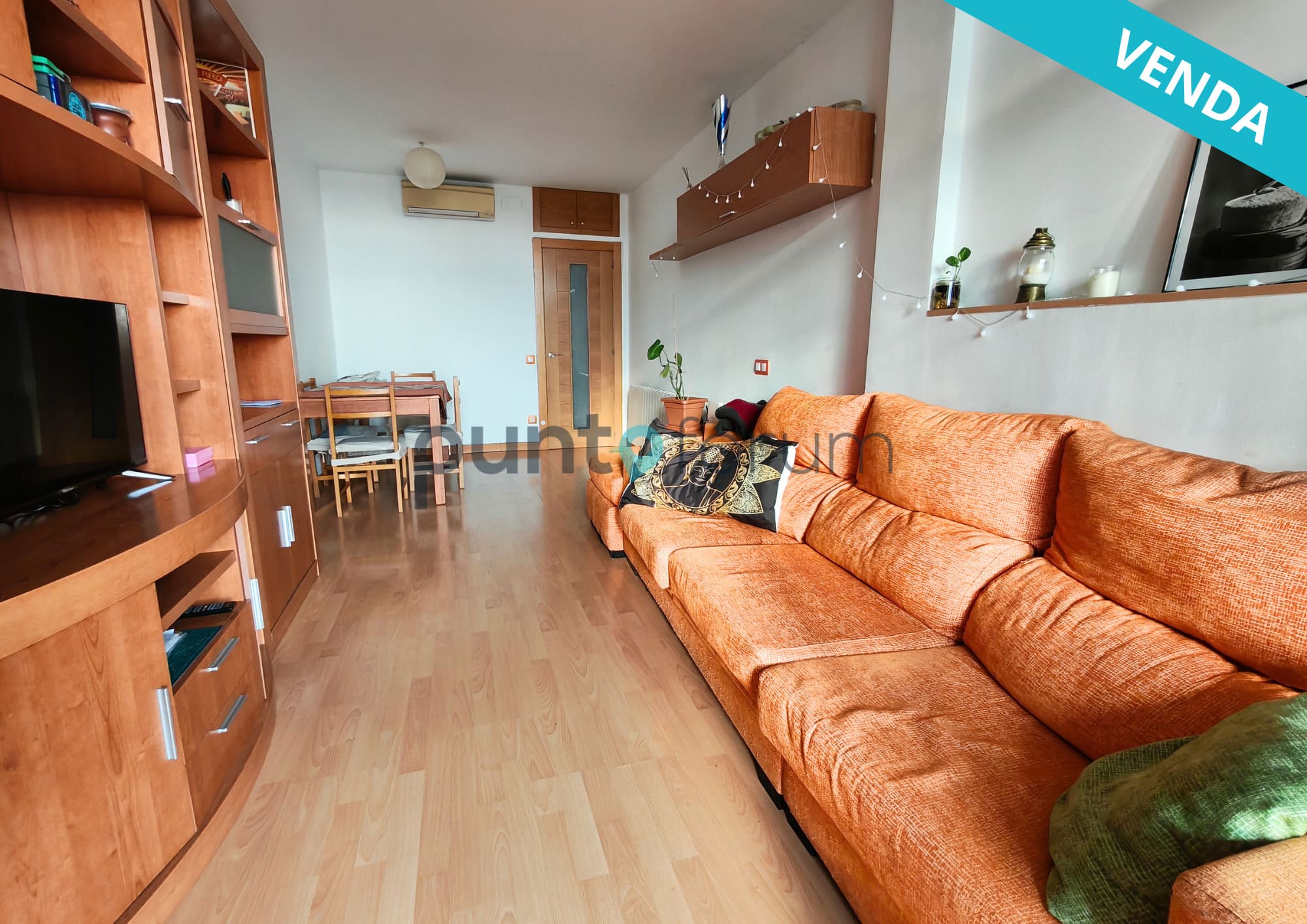 Piso luminoso con balcón en Rambla Prim