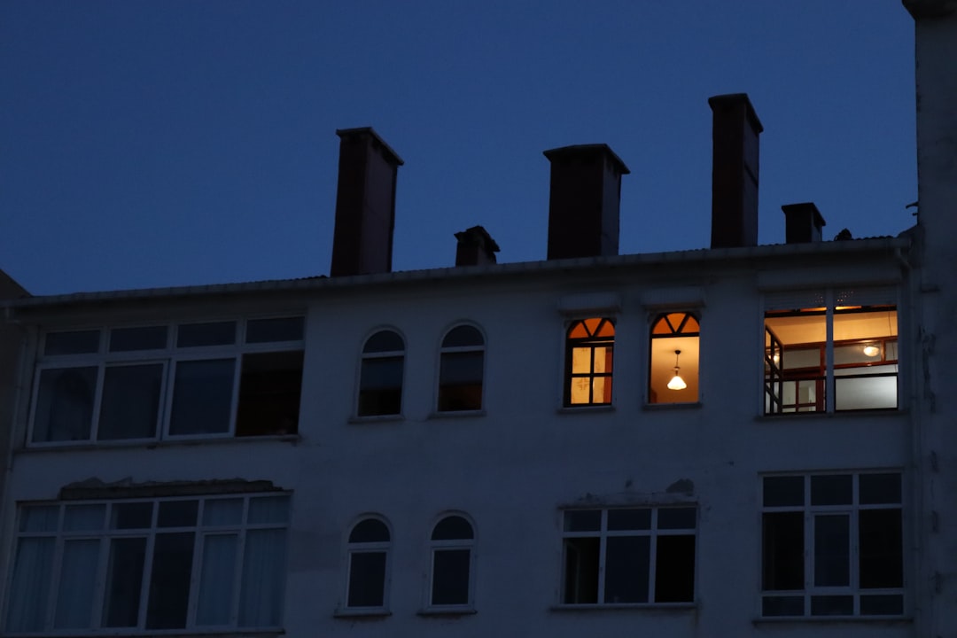 Piso Luminoso En Barcelona: Vive La Luz Y El Confort En Tu Nuevo Hogar